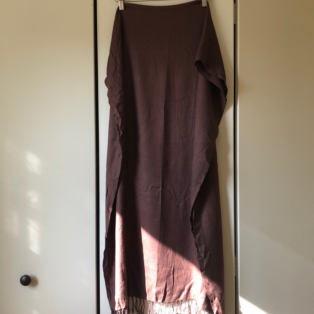 Large Brown wrap with fringe - Picture 2 of 5